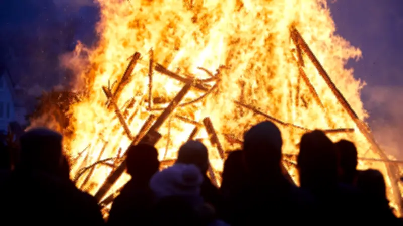 Traditionelle Osterfeuer in der Region Ludwigslust: Ein Überblick über die Veranstaltungen
