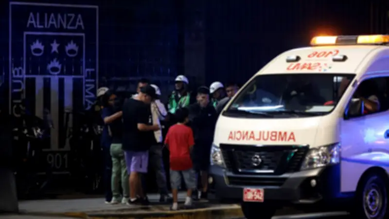Tragödie im Stadion: Fan stirbt bei Zwischenfall vor peruanischem Fußball-Derby