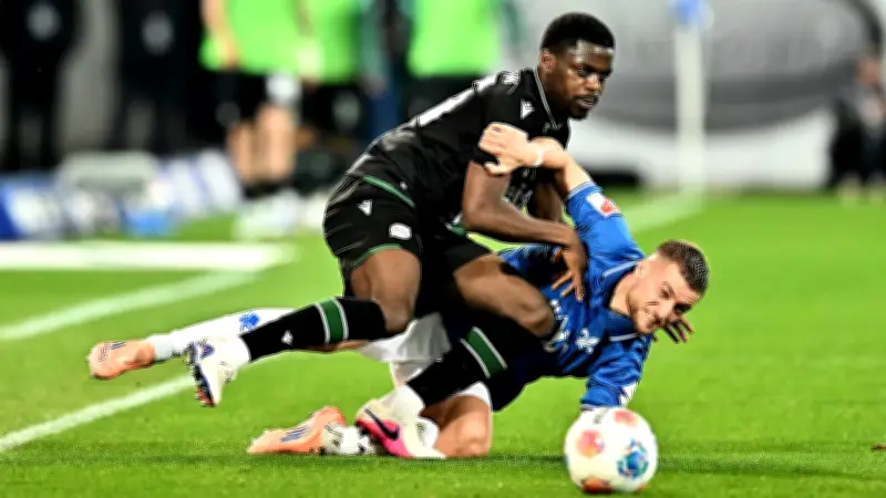 Trotz Bayern-Rückkehr und Frankfurt-Interesse: Zweitligist kämpft um Aseko