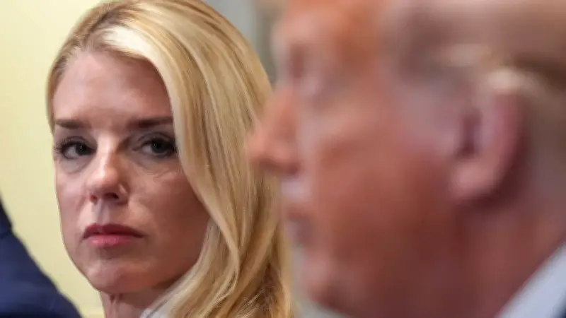 Trump feuert Justizministerin Pam Bondi: Dramatische Entlassung im Weißen Haus