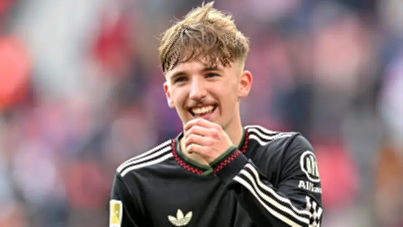 Twitch-Stars betteln bei Bayern-Talent Lennart Karl um Champions-League-Tickets