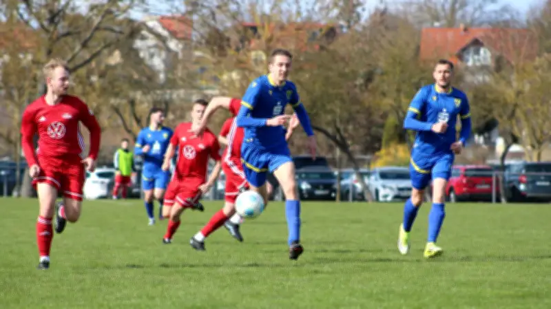 Uckermark-Derby endet mit Debakel: Victoria Templin siegt knapp gegen Rot-Weiß Prenzlau