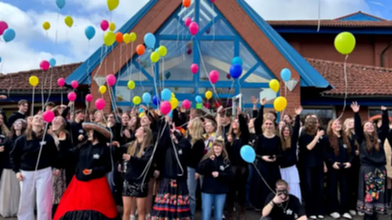 Ueckermünder Gymnasiasten feiern mexikanischen Abschied