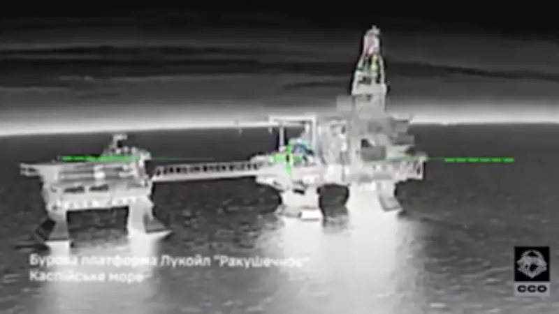 Ukraine greift russische Ölplattformen im Kaspischen Meer vor Waffenruhe an