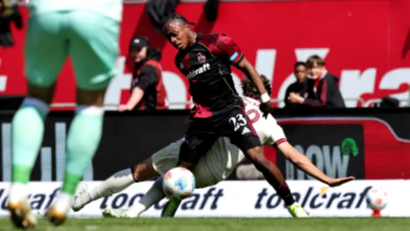 Umstrittene Foul-Szene bei Dynamo Dresden gegen Nürnberg: Justvan kritisiert Schiedsrichter-Entscheidung