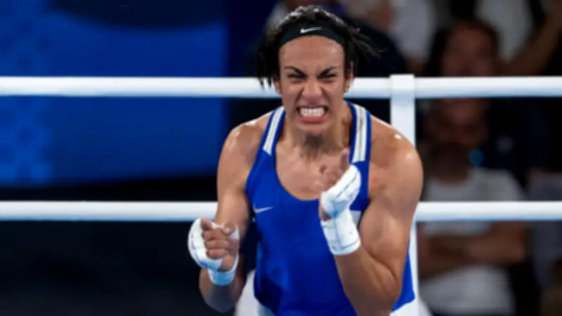 Umstrittene Olympiasiegerin Imane Khelif boxt gegen Deutsche Julia Igel in Paris