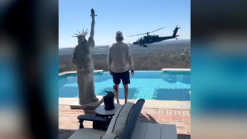 Umstrittener Militärgruß: US-Army-Hubschrauber grüßt Kid Rock bei Villa-Vorbeiflug