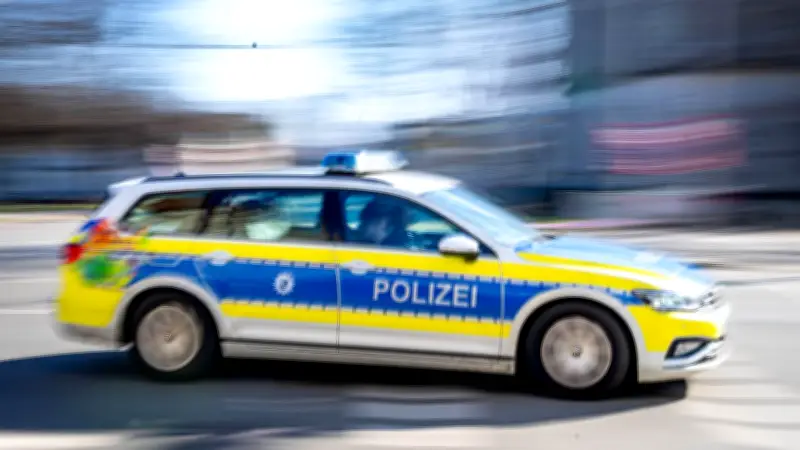 Unfall auf K2336 bei Mansfeld-Südharz: Autofahrer bei Kollision mit Lkw verletzt