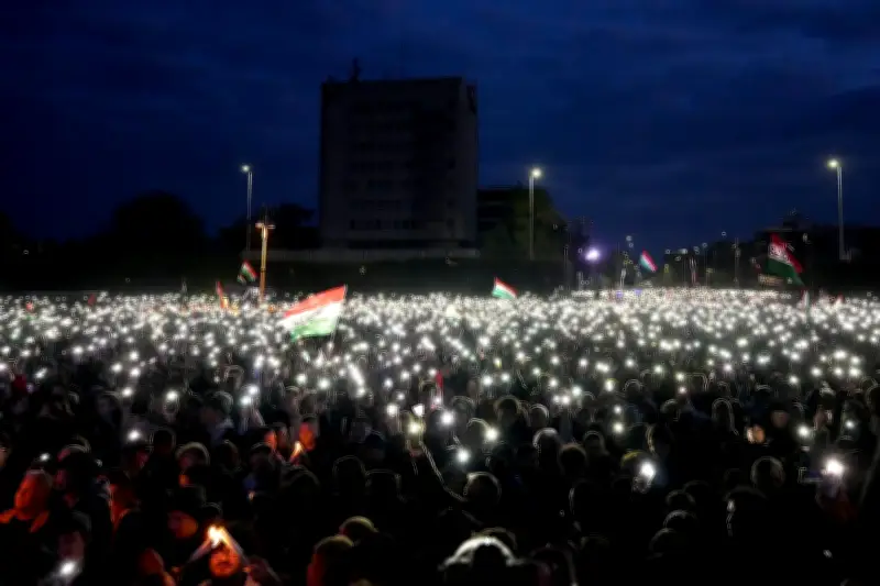 Ungarns Schicksalswahl: Orbáns Macht wackelt nach 16 Jahren wie nie zuvor