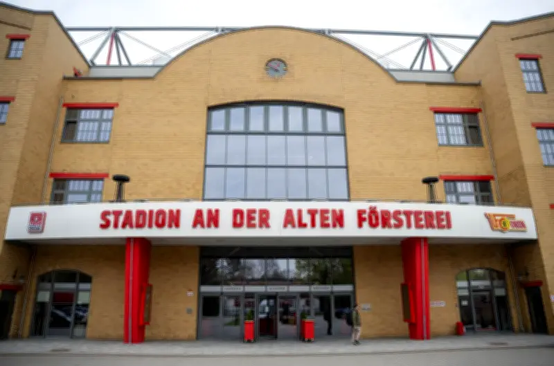 Union Berlin feiert Richtfest für neues Trainingszentrum Alte Försterei