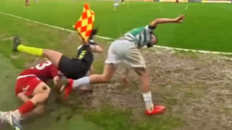 Unsportliche Attacke: Linienrichterin in türkischer Drittliga-Partie brutal umgegrätscht