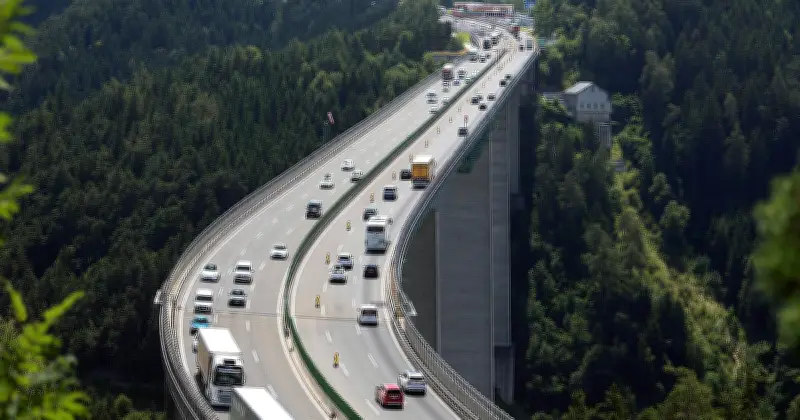 Urlaub mit dem Auto: Regel-Dschungel in Europa wird zur Kostenfalle