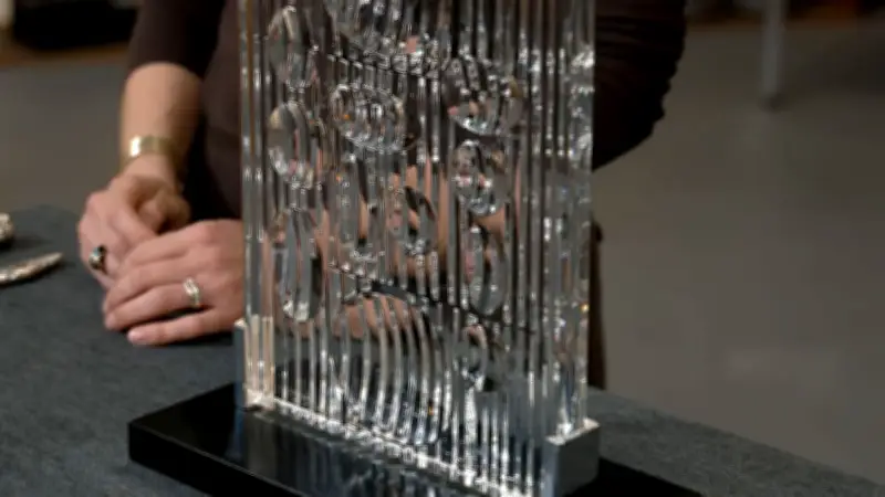 Vasarely-Glasobjekt wird Tageshighlight bei "Bares für Rares"