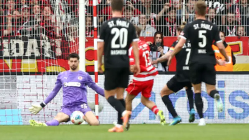 Vasiljs Penis-Parade rettet St. Pauli: Unentschieden gegen Union Berlin ohne Sieger