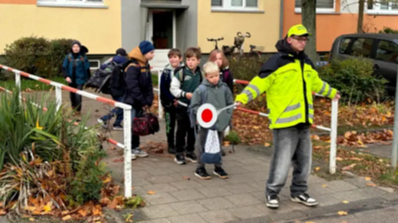 Verkehrssicherheit in der Müritzregion: Junge Lotsen schützen hunderte Kinder auf dem Schulweg