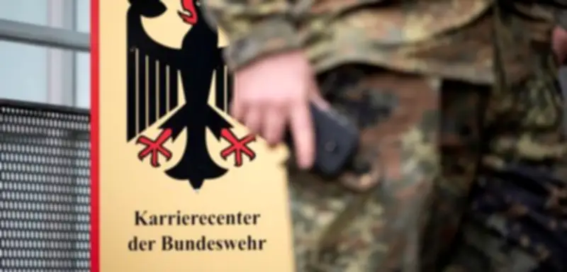 Verteidigungsministerium vereinfacht Reisebestimmungen für wehrfähige Männer
