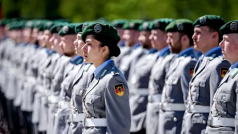 Vertraulicher Politik-Vodcast: Bundeswehr-Reform verharrt im Dämmerschlaf