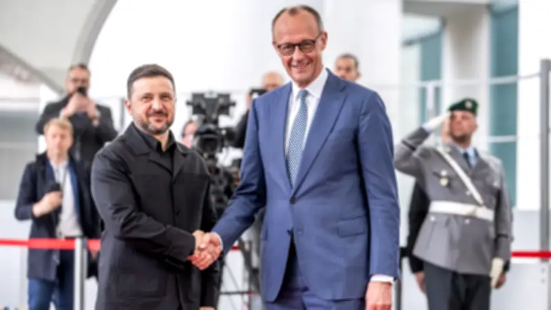 Vertraulicher Politik-Vodcast: Was Deutschland von der Ukraine lernen kann