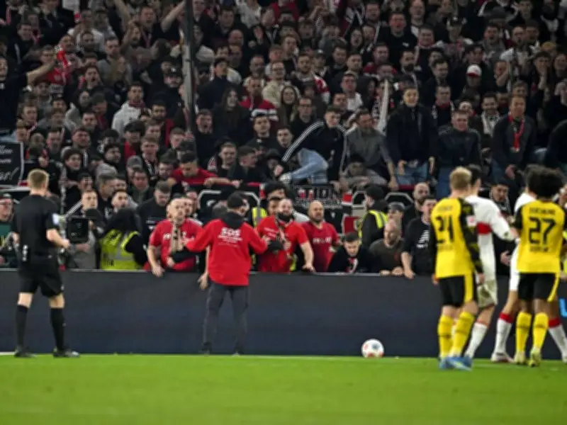 VfB-Fans stürmen Innenraum nach BVB-Sieg: Heftige Szenen bei Bundesliga-Spiel