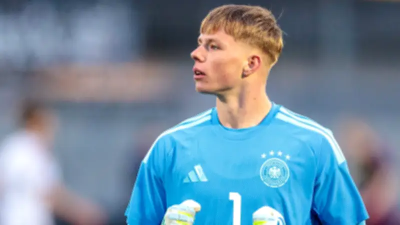 VfB Stuttgart verlängert mit Torwart-Talent Florian Hellstern bis 2030