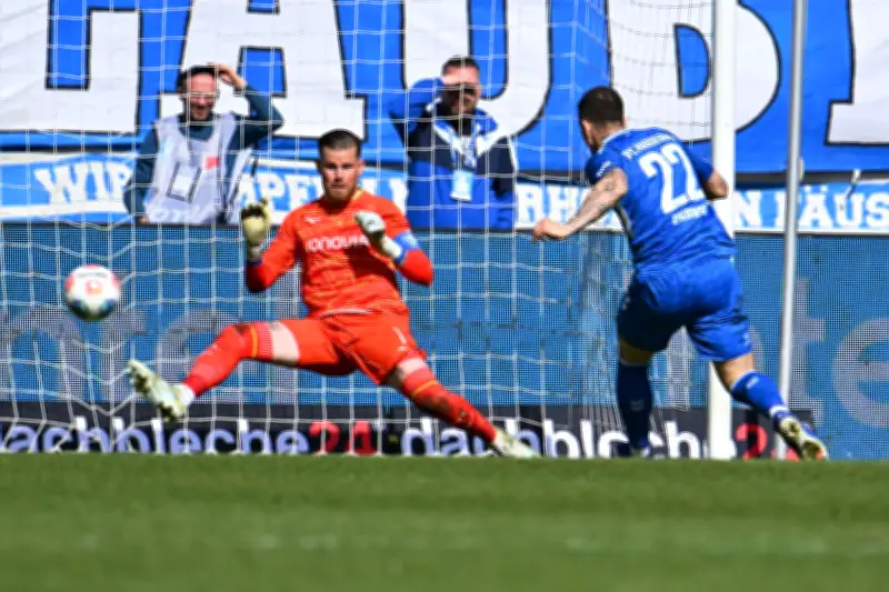 VfL Bochum unter Druck: Trainer Rösler betont intakte Moral vor Braunschweig-Spiel