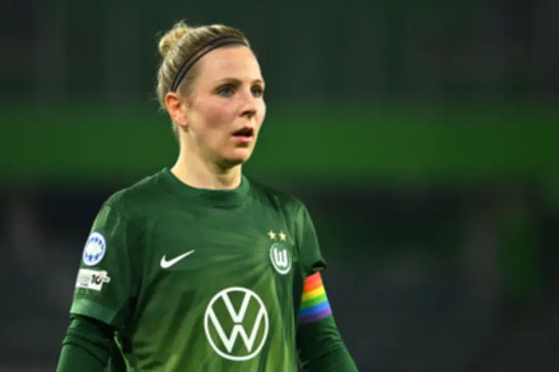 VfL Wolfsburg zittert sich im Elfmeterschießen ins DFB-Pokalfinale gegen Jena