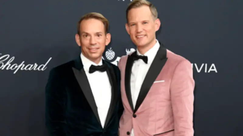 Virologe Hendrik Streeck und Ehemann Paul Zubeil feiern Baby-Glück in den USA