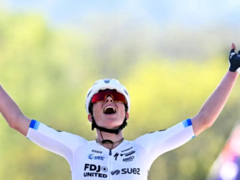 Vollering triumphiert in Lüttich: Dritter Sieg bei Ardennen-Klassiker