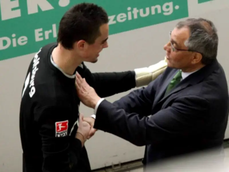 Vor 17 Jahren: Magaths Wolfsburg demütigt Bayern und beendet Klinsmann-Ära