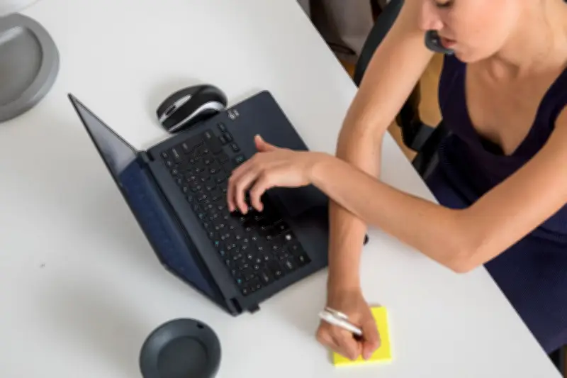 Vorgetäuschte Produktivität im Job: So entkommen Sie der Show
