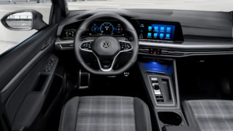 VW kehrt zu physischen Knöpfen zurück: Markenchef Schäfer kritisiert Touchscreen-Ära