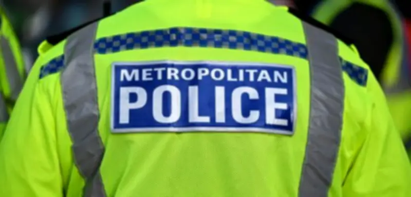 Waffen-Tasche vor Khans Haus: Londoner Polizisten suspendiert nach schwerem Sicherheitsvorfall