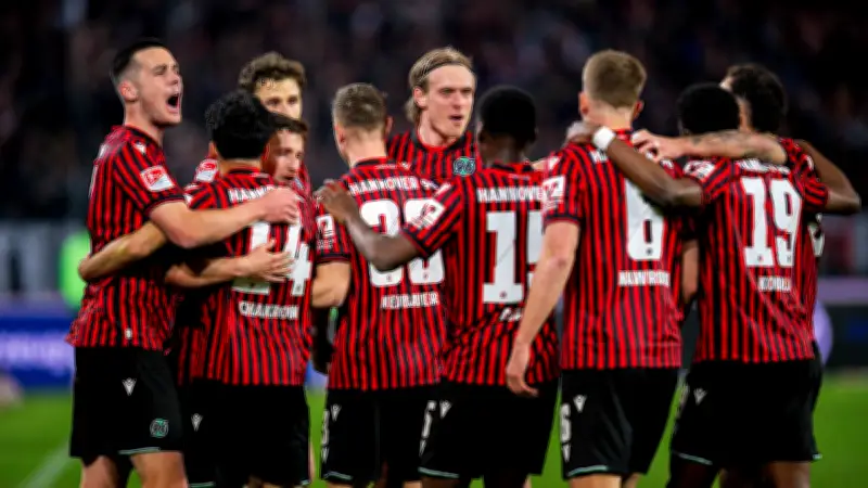 Wal-Drama in Wismarer Bucht: Hannover-96-Profis fiebern mit gestrandetem Wal Timmy mit