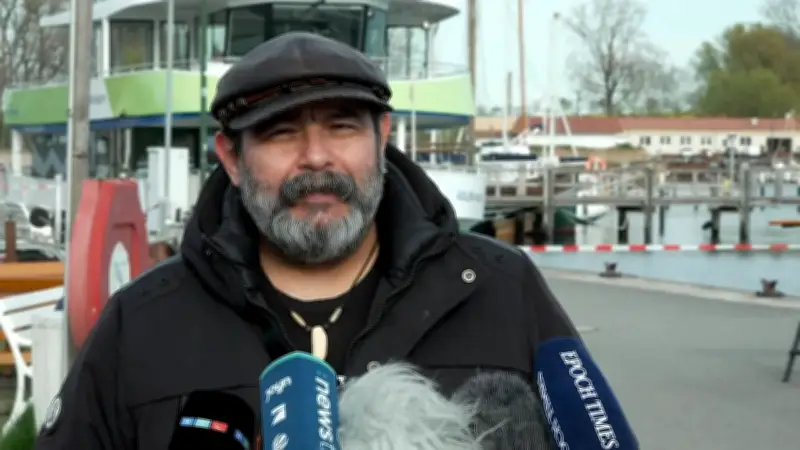 Wal-Retter geben Hoffnung: Timmys Zustand stabil trotz Flachwasser