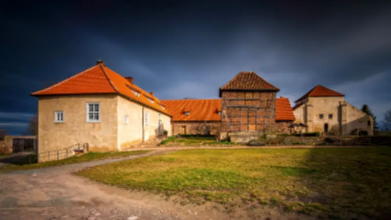 Walpurgisfeier auf der Konradsburg: Rock und Feuershow