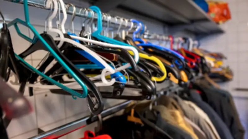 Weiberkram & Kunst: Kreativer Nachmittag mit Ausstellung und Kaffee in Userin