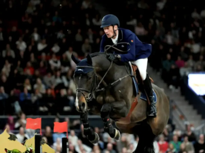 Weltcupfinale in Fort Worth: Daniel Deußer patzt mit Stangenfehler, Podium noch möglich