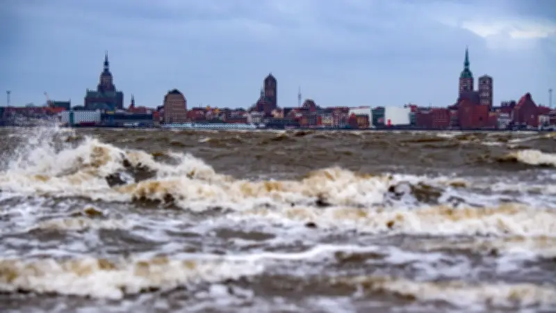 Wetterwarnung für die Ostseeküste: Stürmischer Wochenendstart in MV