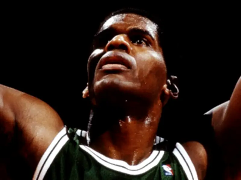 Wie Michael Jordan Robert Parish mit Schlägen drohte: Die explosive Konfrontation der NBA-Legenden