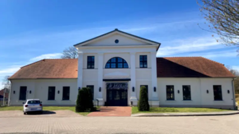 Wildhof in Neustrelitz: Renovierung verzögert Wiedereröffnung bis Mai oder Juni