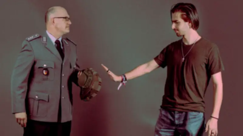 Youtube-Format: Schüler gegen Bundeswehr-Soldat über neuen Wehrdienst