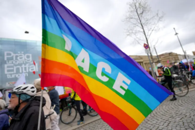 Zehntausende bei bundesweiten Ostermärschen: Friedensbewegung demonstriert gegen Aufrüstung