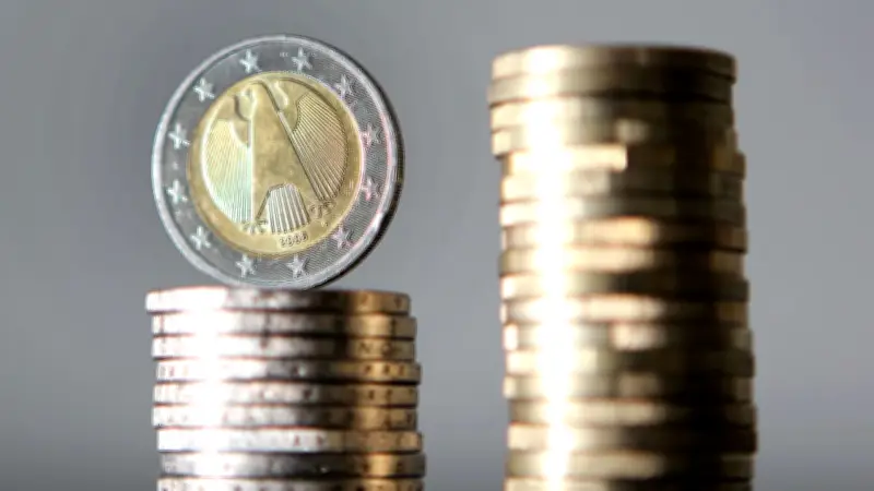 Zins-Alarm! Rating-Agenturen warnen vor Herabstufung Deutschlands