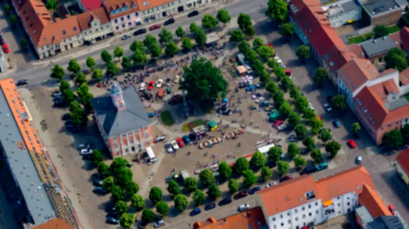 Zirkuswelt auf Templiner Marktplatz: Neues Netzwerk lädt zu kostenlosen Mitmach-Terminen
