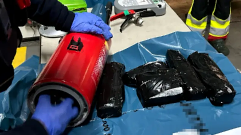 Zoll findet Kokain für 400.000 Euro in Feuerlöschern