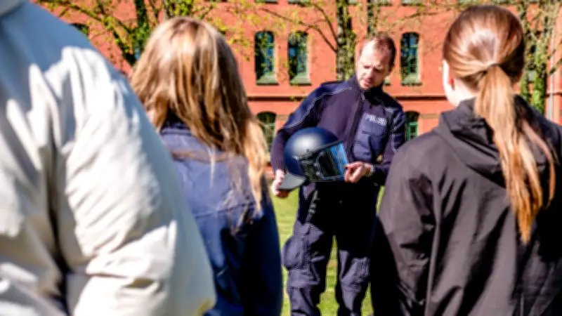 Zukunftstag: Jugendliche erkunden Polizeirevier Wittenberg