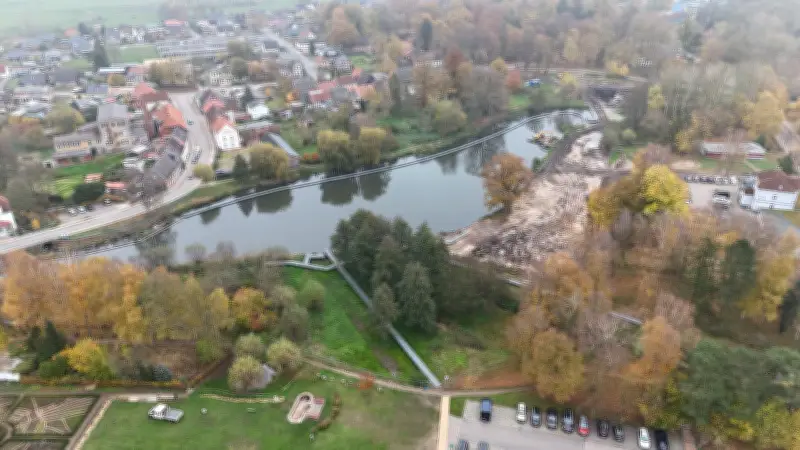 Zwei Jahre nach Baubeginn: Neuer Steg über Rehnaer Mühlenteich offiziell übergeben