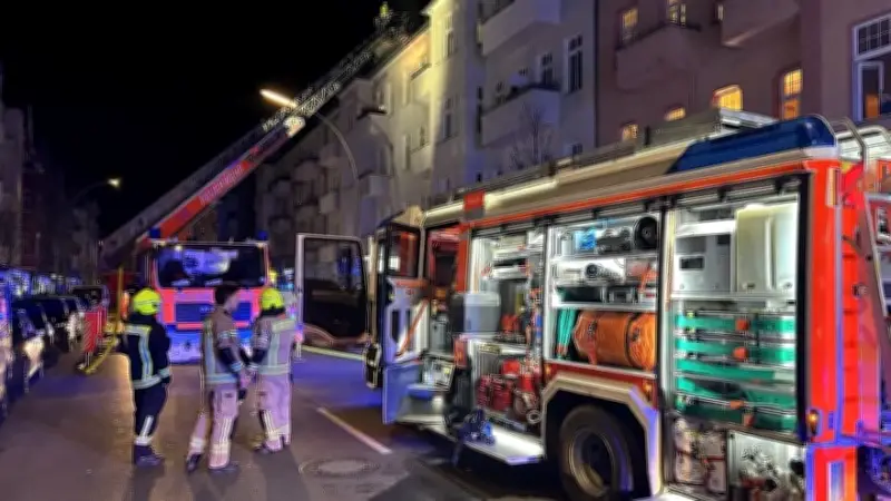 Zwei schwere Brände in Berlin: Ein Toter und 17 Verletzte – Polizei ermittelt Brandstiftung