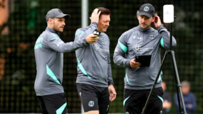 Zweitliga-Trainer nach Gehirnerschütterung bewusstlos – Vorfall bei Training