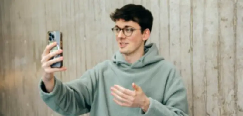 Zwischen Reels und Rathaus: Wie ein Grünen-Politiker Kommunalpolitik auf Instagram cool macht